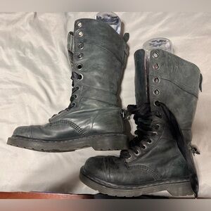 Dr. Martens triumph grayish black